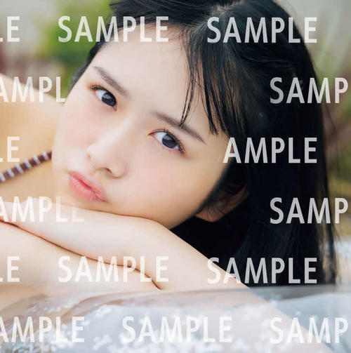 日向坂46上村ひなの初写真集のポストカードデザインを1枚公開