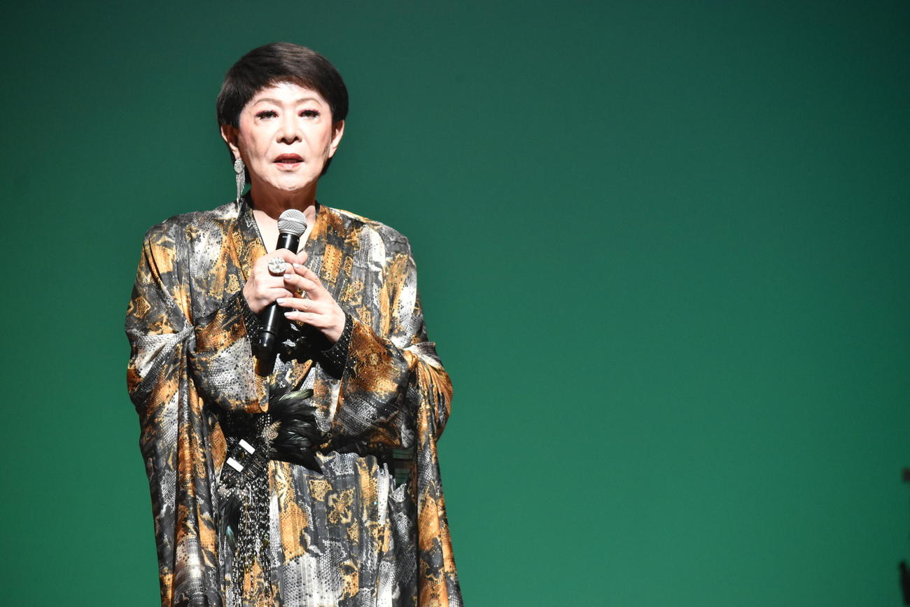 秋恒例のコンサート「ドラマチックシャンソン2023」を開催した美川憲一
