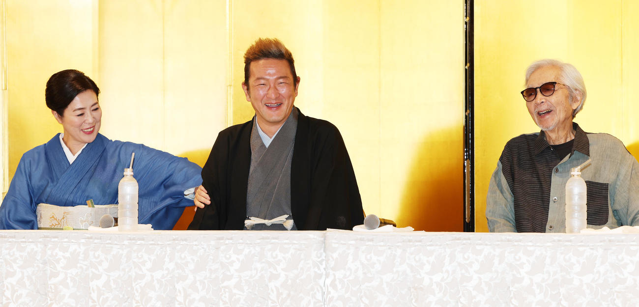 歌舞伎「文七元結物語」の制作発表に出席した左から寺島しのぶ、中村獅童、山田洋次監督（撮影・野上伸悟）