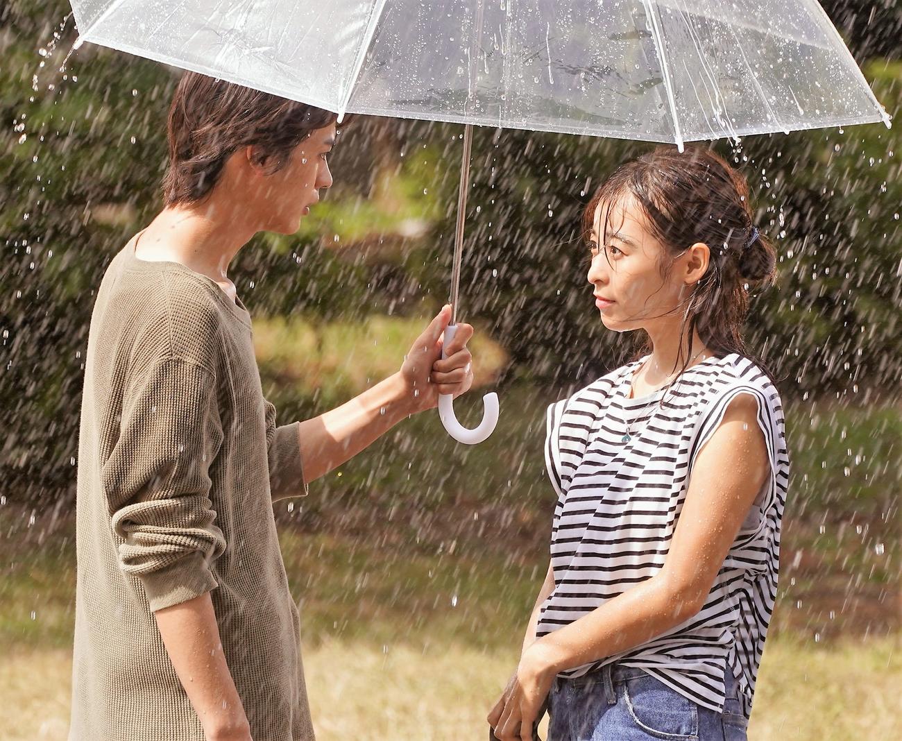 「真夏のシンデレラ」に出演する神尾楓珠、森七菜（C）フジテレビ