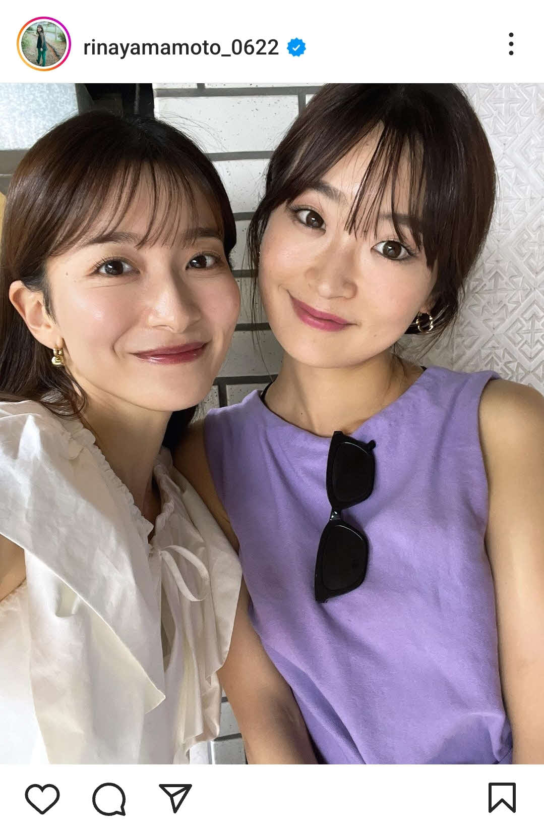 TBS山本里菜アナ（左）はスタイリストと自撮りツーショットを披露（山本里菜アナのインスタグラムから）