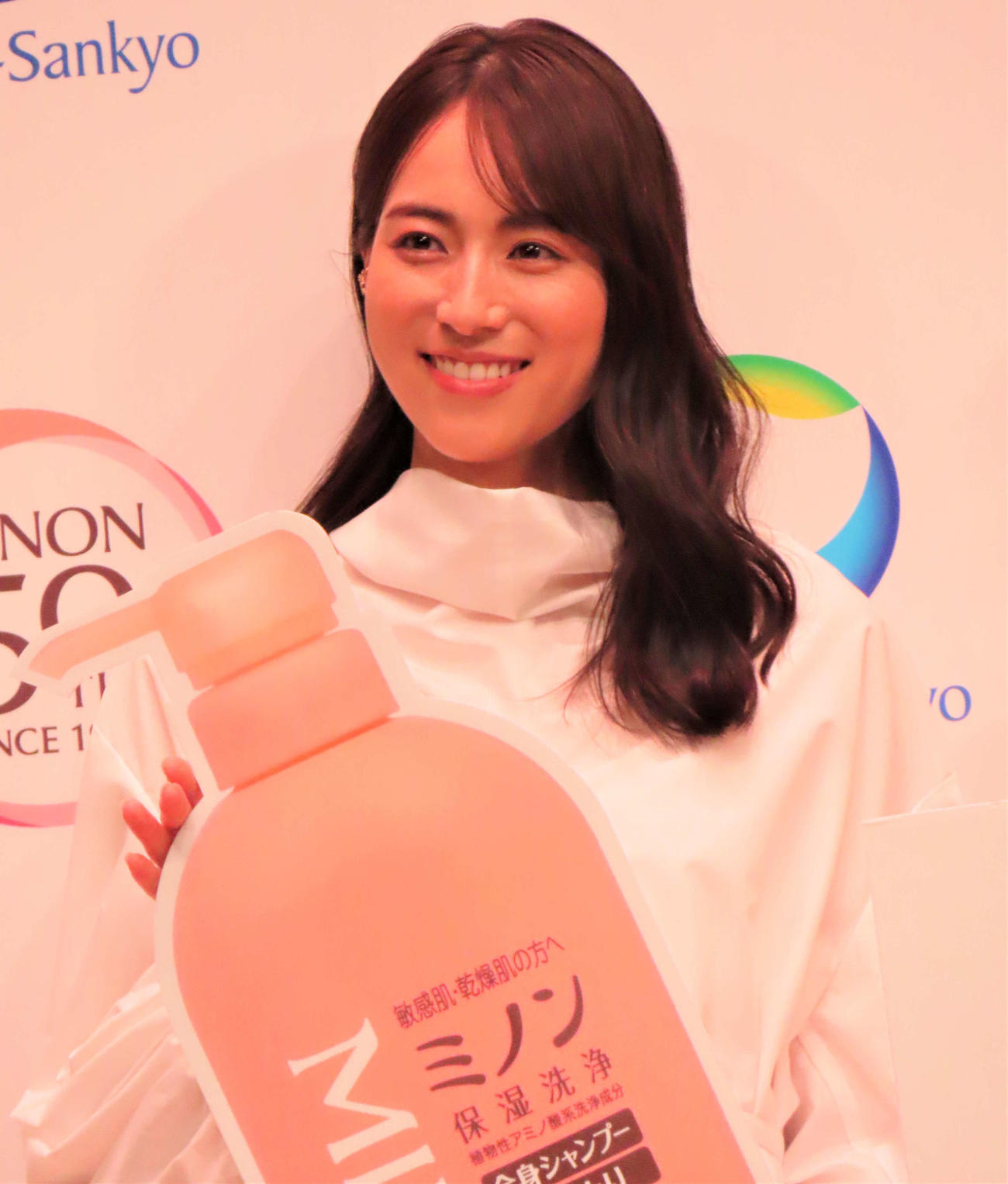 「ミノン」50周年を記念イベントに出席した笹川友里アナウンサー