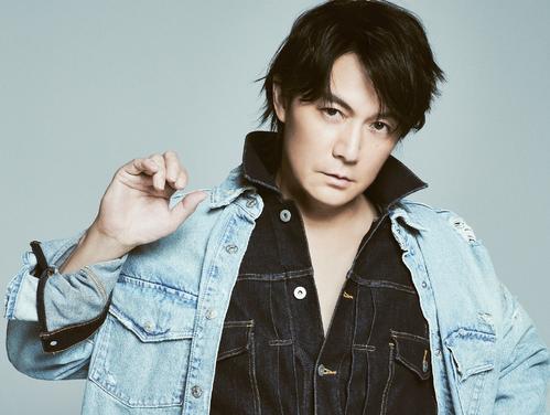 映画「アントニオ猪木をさがして」のナレーションと主題歌を担当する福山雅治