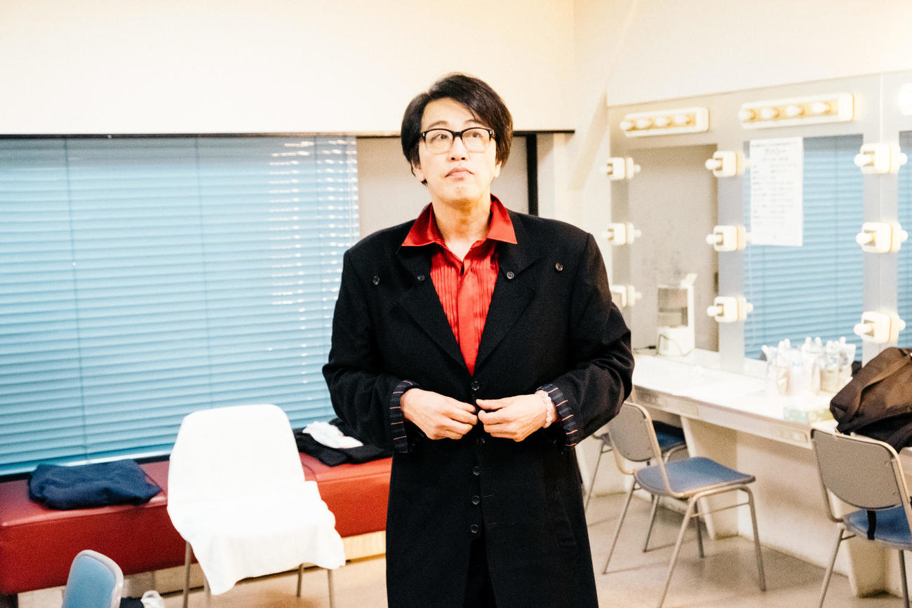 松任谷由実の新アルバム「ユーミン乾杯！！～松任谷由実50周年記念コラボベストアルバム～」でコラボする岡村靖幸
