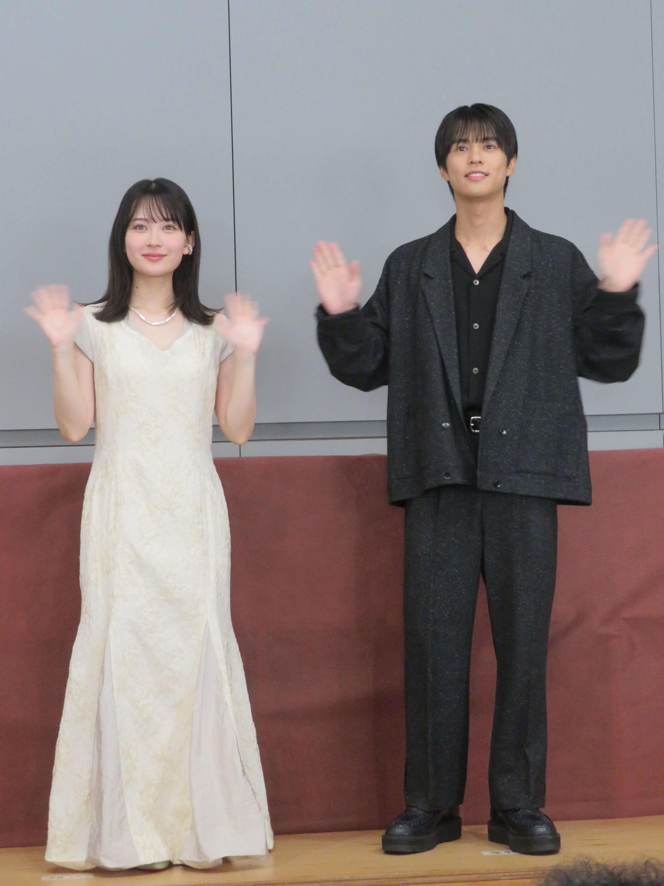 MBSドラマ「女子高生、僧になる。」制作発表会見に出席した畑芽育と奥野壮（撮影・村上幸将）