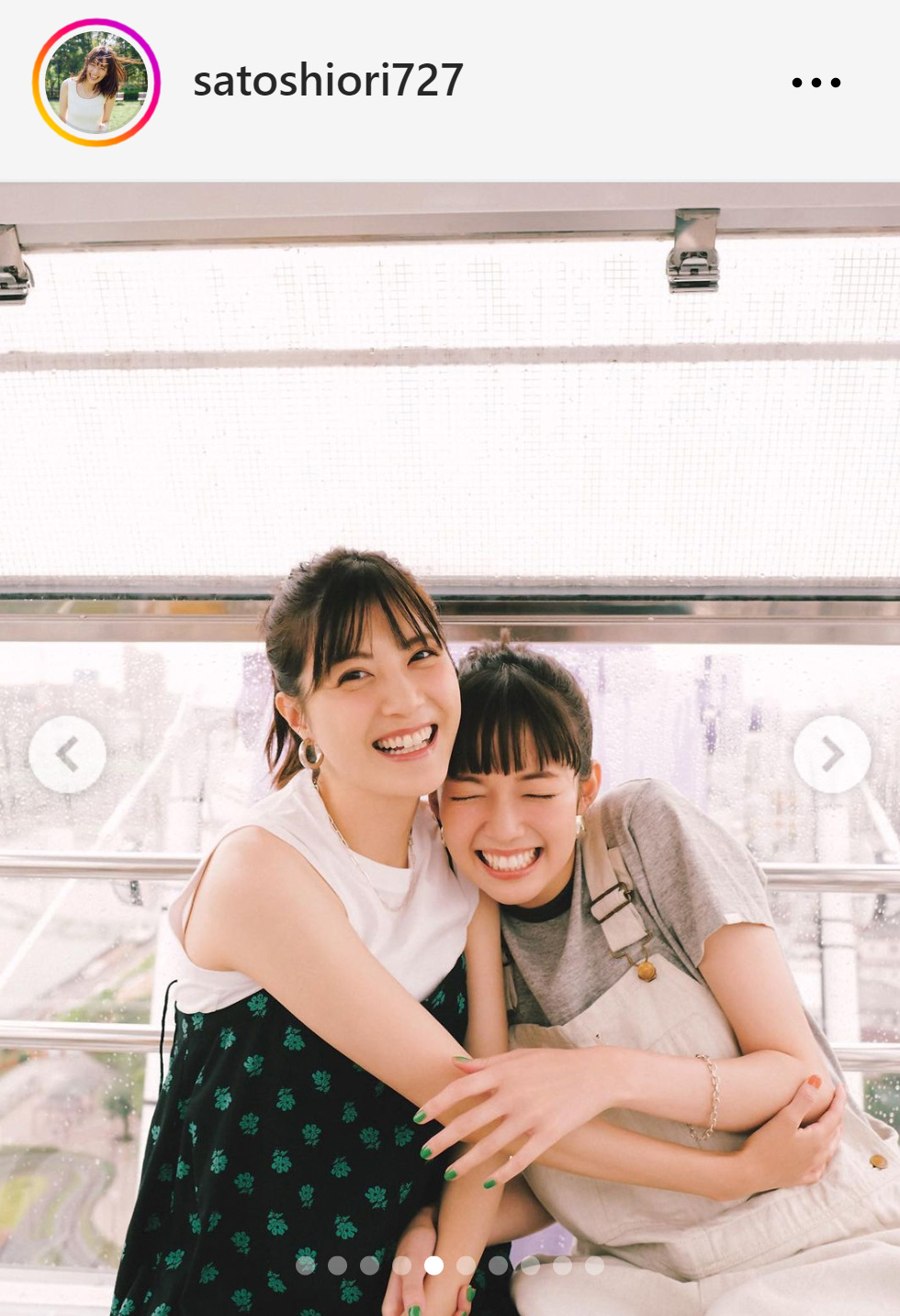 佐藤ありさ（左）とのツーショットを披露した佐藤栞里（佐藤栞里のインスタグラムから）