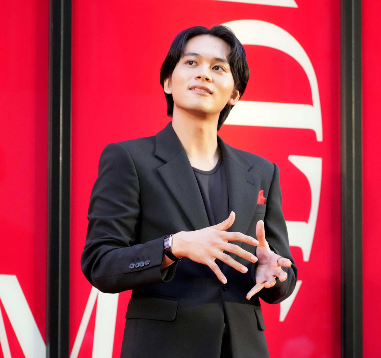 「TIME UNLIMITEDーカルティエウオッチ時を超える」オープニングレセプションに来場した北村匠海（撮影・小沢裕）