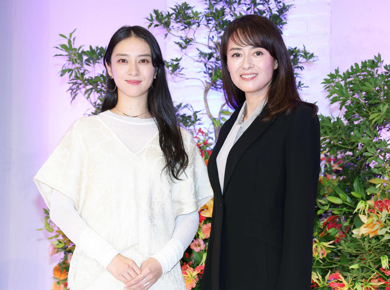 テレビ朝日系、松本清張ドラマスペシャル「顔」でダブル主演を務める武井咲（左）と後藤久美子（撮影・河田真司）