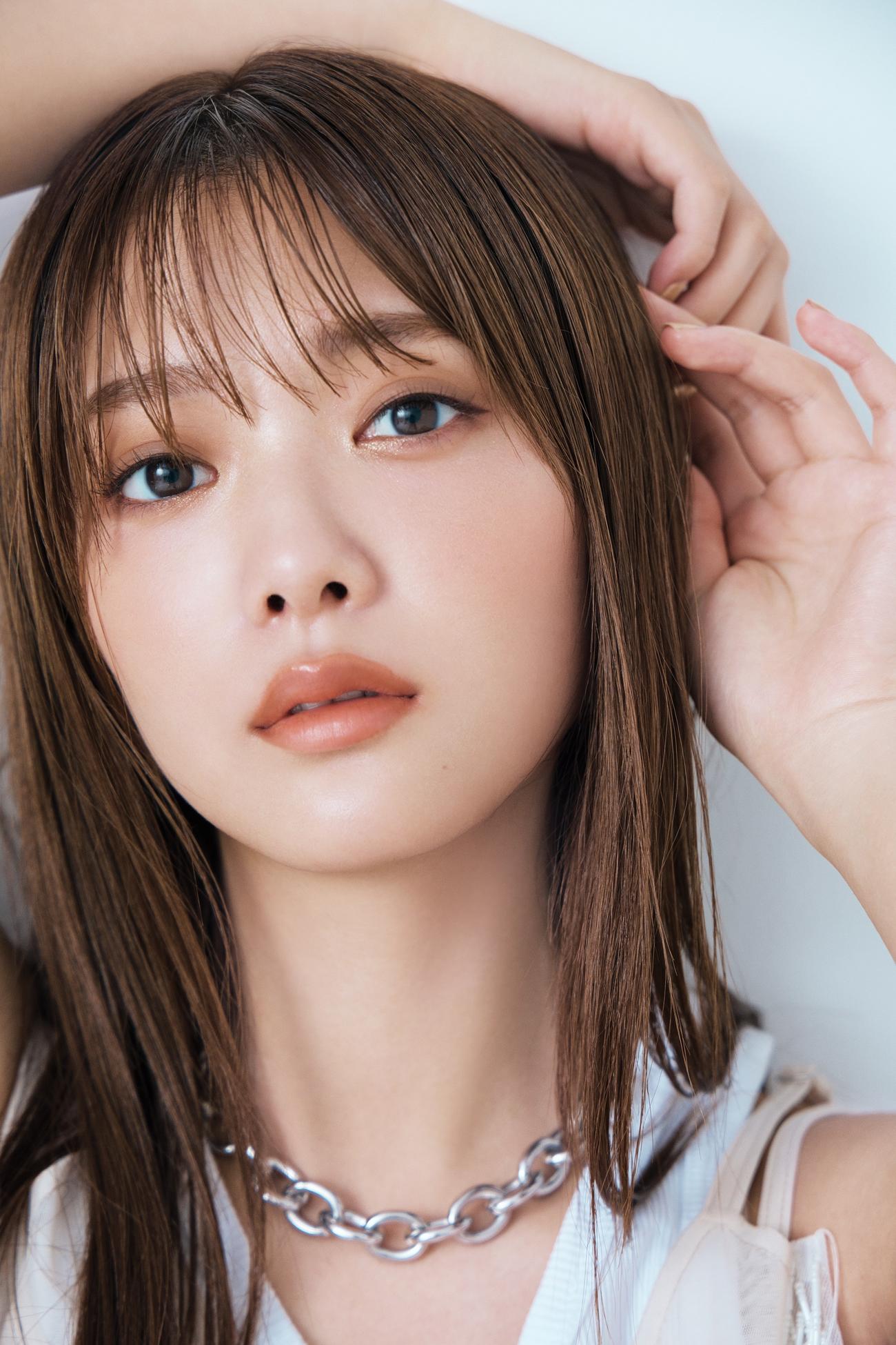 「VOCE」のレギュラーモデルに就任した櫻坂46田村保乃。11月号から登場する