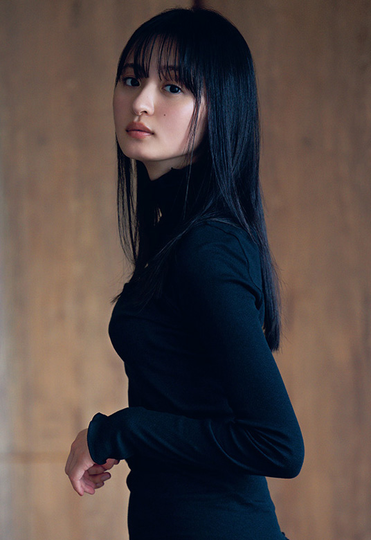 乃木坂46遠藤さくらファースト写真集「可憐」の紀伊國屋書店限定版裏表紙　撮影／須江隆治（See）