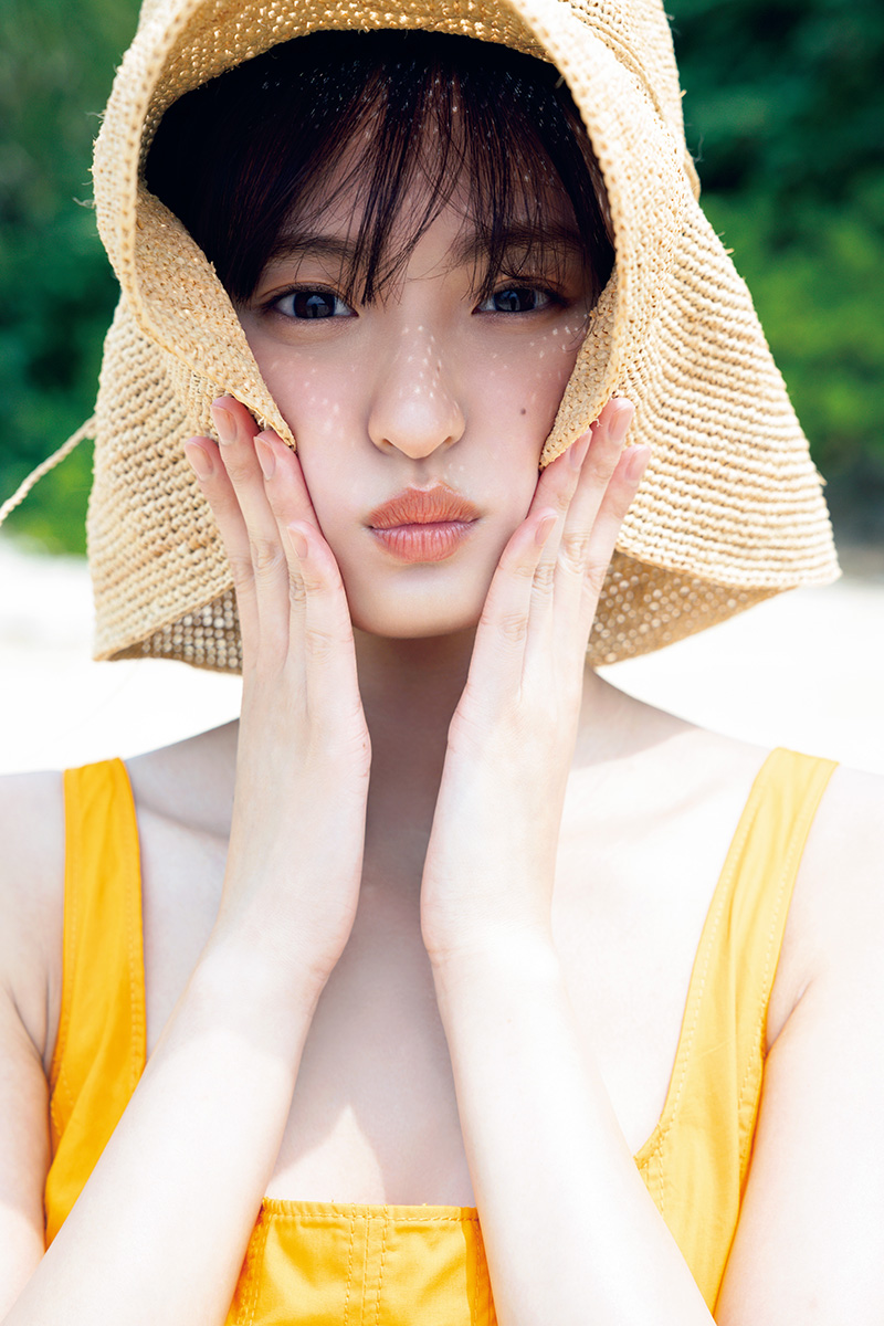 乃木坂46遠藤さくらファースト写真集「可憐」のセブンネットショッピング限定版裏表紙　撮影／須江隆治（See）