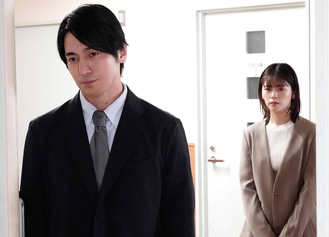 「転職の魔王様」に出演する高橋光臣、小芝風花（C）カンテレ