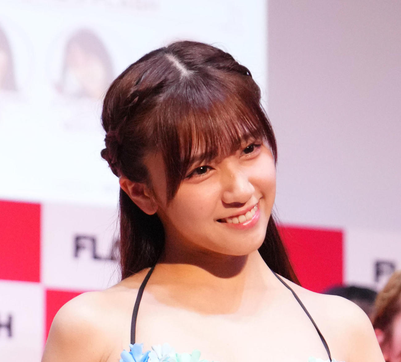 ミスFLASHファイナリストに選ばれた磯貝花音（撮影・横山健太）