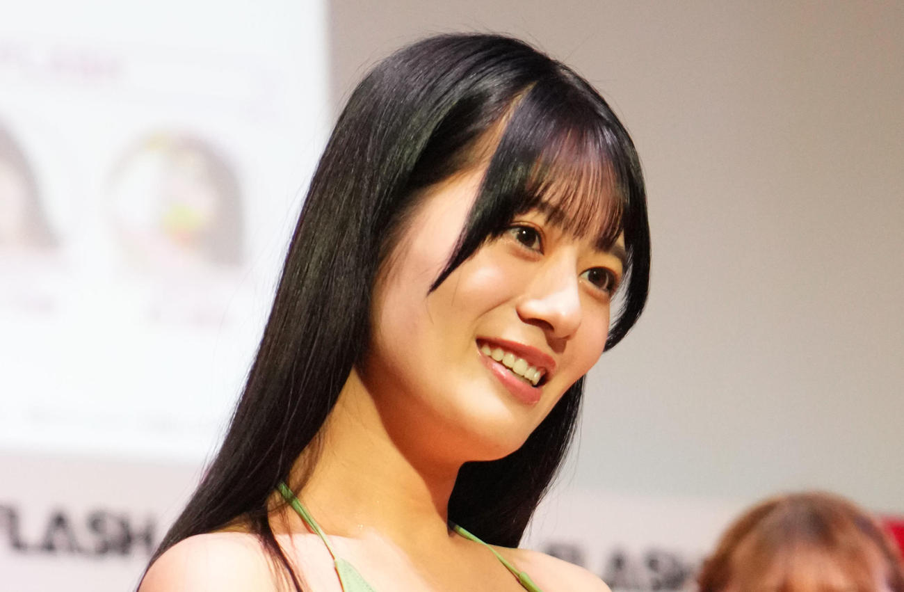 ミスFLASHファイナリストに選ばれた三葉ゆあ（撮影・横山健太）