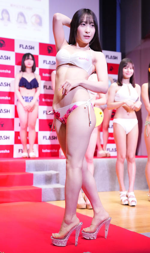 ミスFLASHファイナリストに選ばれたつぶらあい(撮影・横山健太)