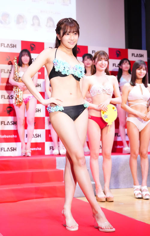 ミスFLASHファイナリストに選ばれた磯貝花音(撮影・横山健太)