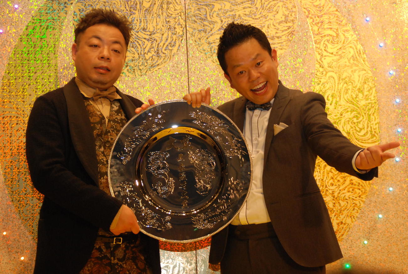 ダイアンのユースケ（左）と津田篤宏