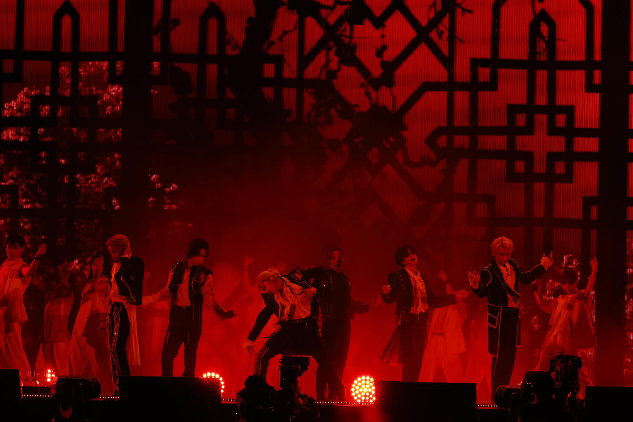 スタジアムライブ「NCT NATION：To The World－in JAPAN」最終日を開催したNCT。左からヤンヤン、ヘンドリー、テン、クン、シャオジュン、ウィンウィン