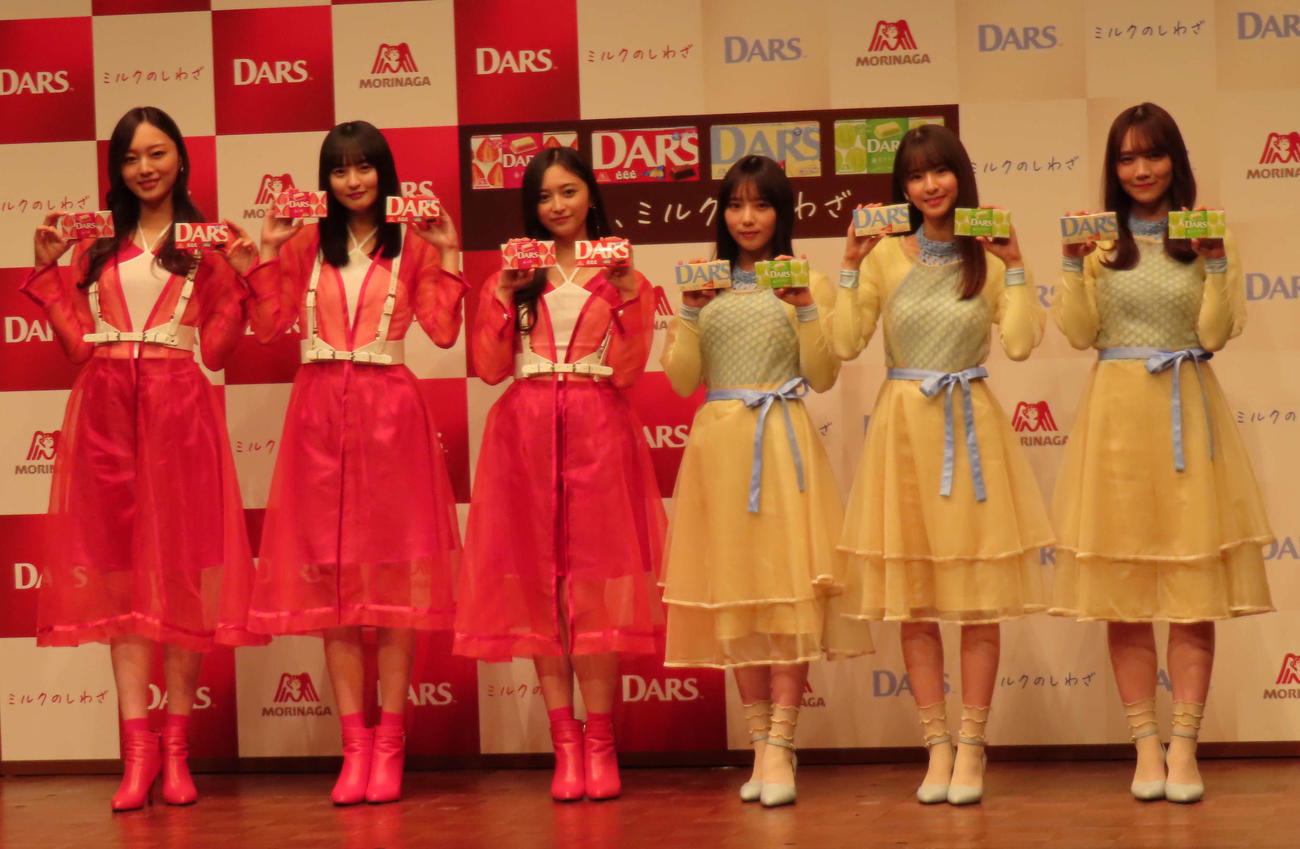 「DARS」新CM発表会に出席した乃木坂46。左から梅澤美波、遠藤さくら、井上和、与田祐希、菅原咲月、田村真佑（撮影・横山慧）