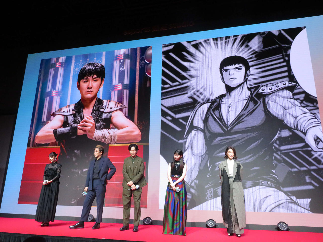 DMM TVオリジナルドラマ「ケンシロウによろしく」完成披露試写会に登壇した、左から倉科カナ、中村獅童、松田龍平、西野七瀬、筒井真理子（撮影・村上幸将）