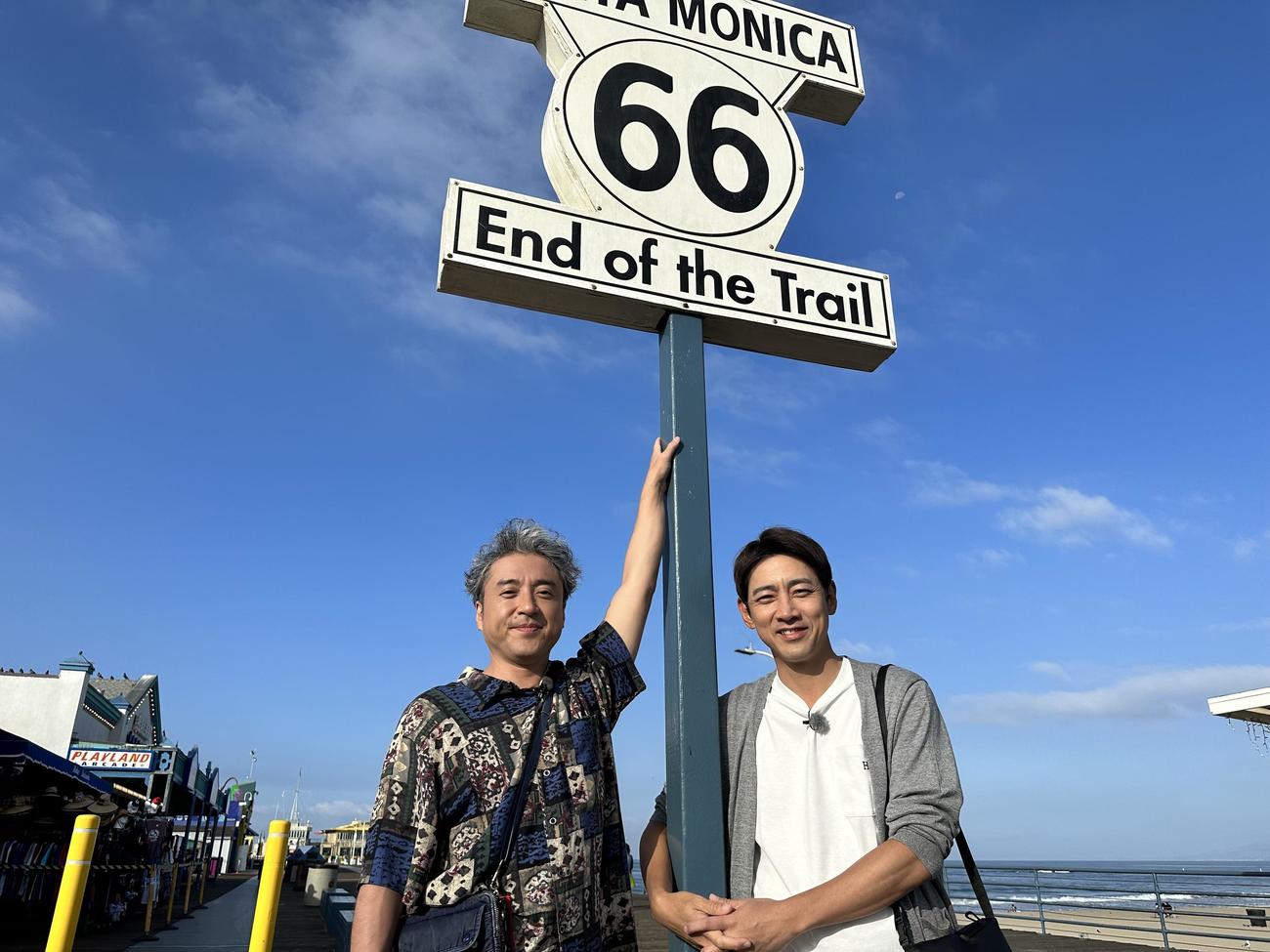 「「小泉孝太郎＆ムロツヨシ　自由気ままに2人旅」に出演するムロツヨシ（左）、小泉孝太郎（C）フジテレビ