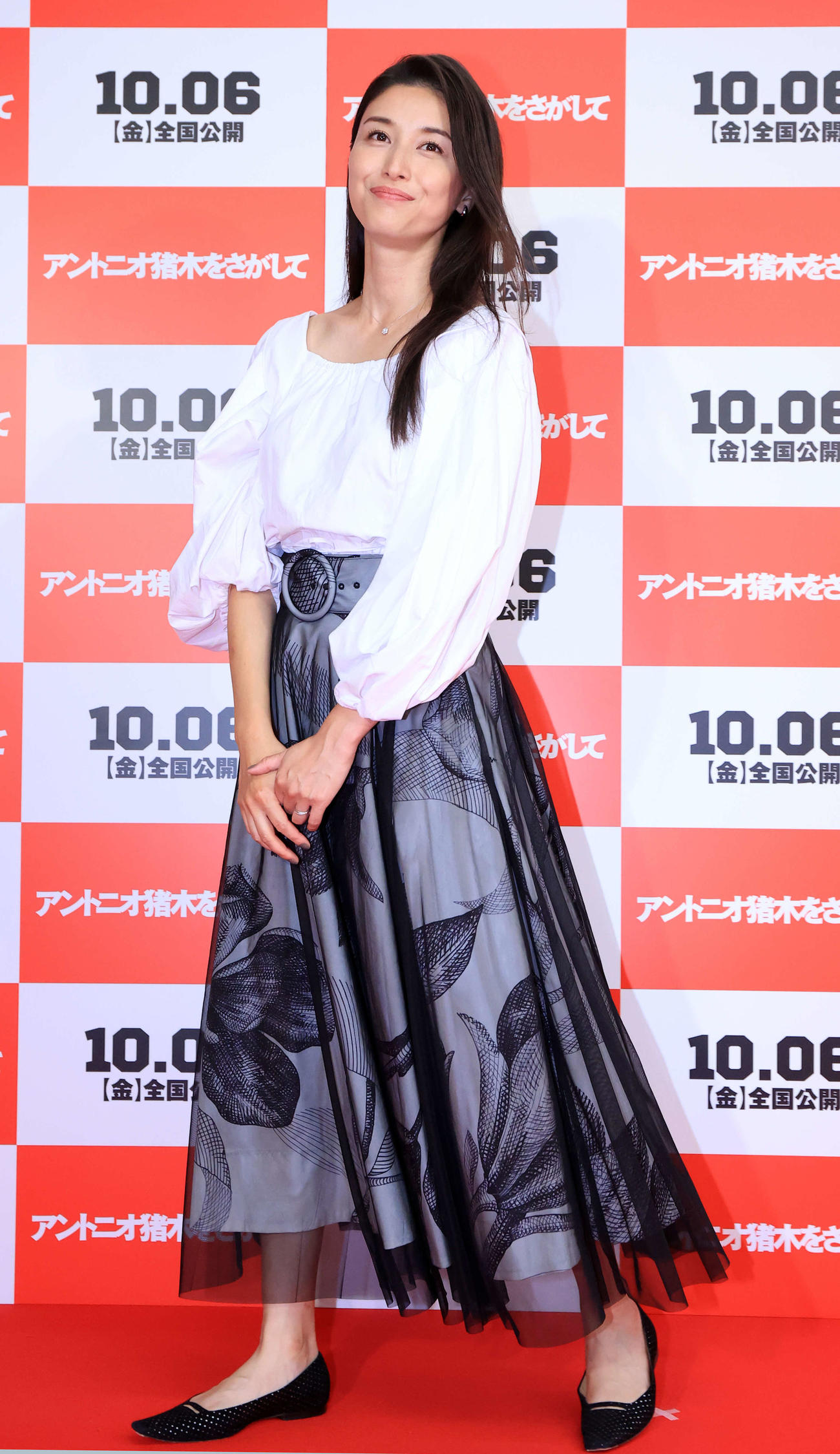 ドキュメンタリー映画「アントニオ猪木をさがして」完成披露試写会のレッドカーペットに登場した橋本マナミ（撮影・浅見桂子）