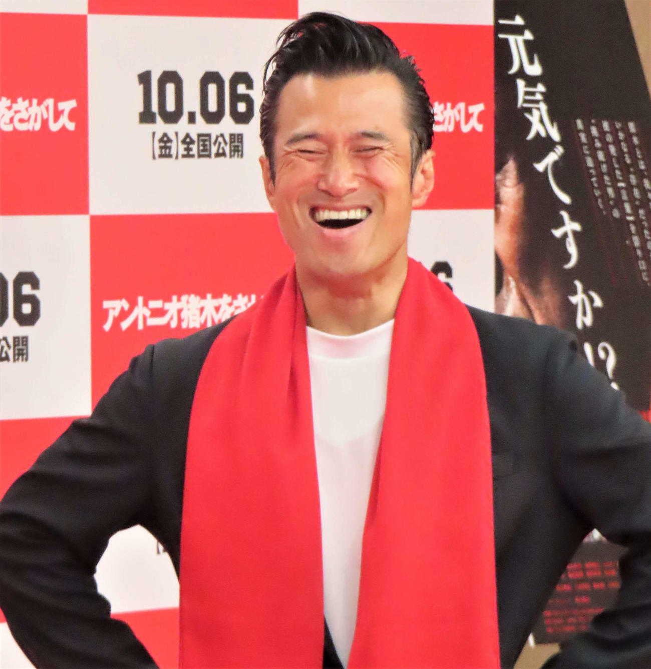アントニオ猪木さんの顔まねをするアントニオ小猪木