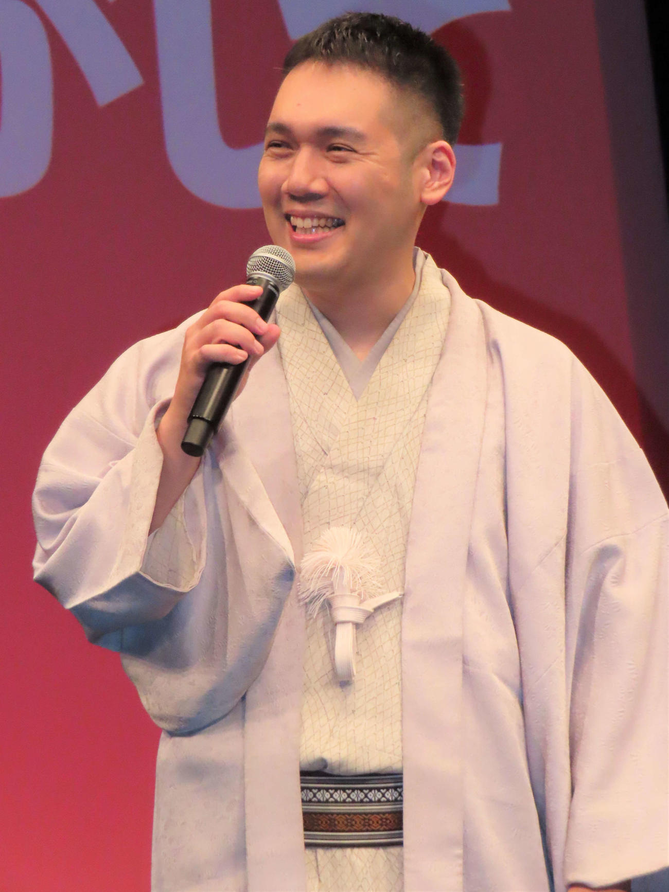 映画「アントニオ猪木をさがして」完成披露試写会のアフタートークに出席した神田伯山