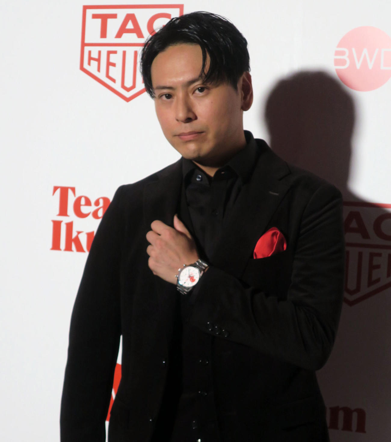 「タグ・ホイヤー　カレラクロノグラフ×チーム　イクザワbyバンフォード」ローンチイベントに登場した山下健二郎