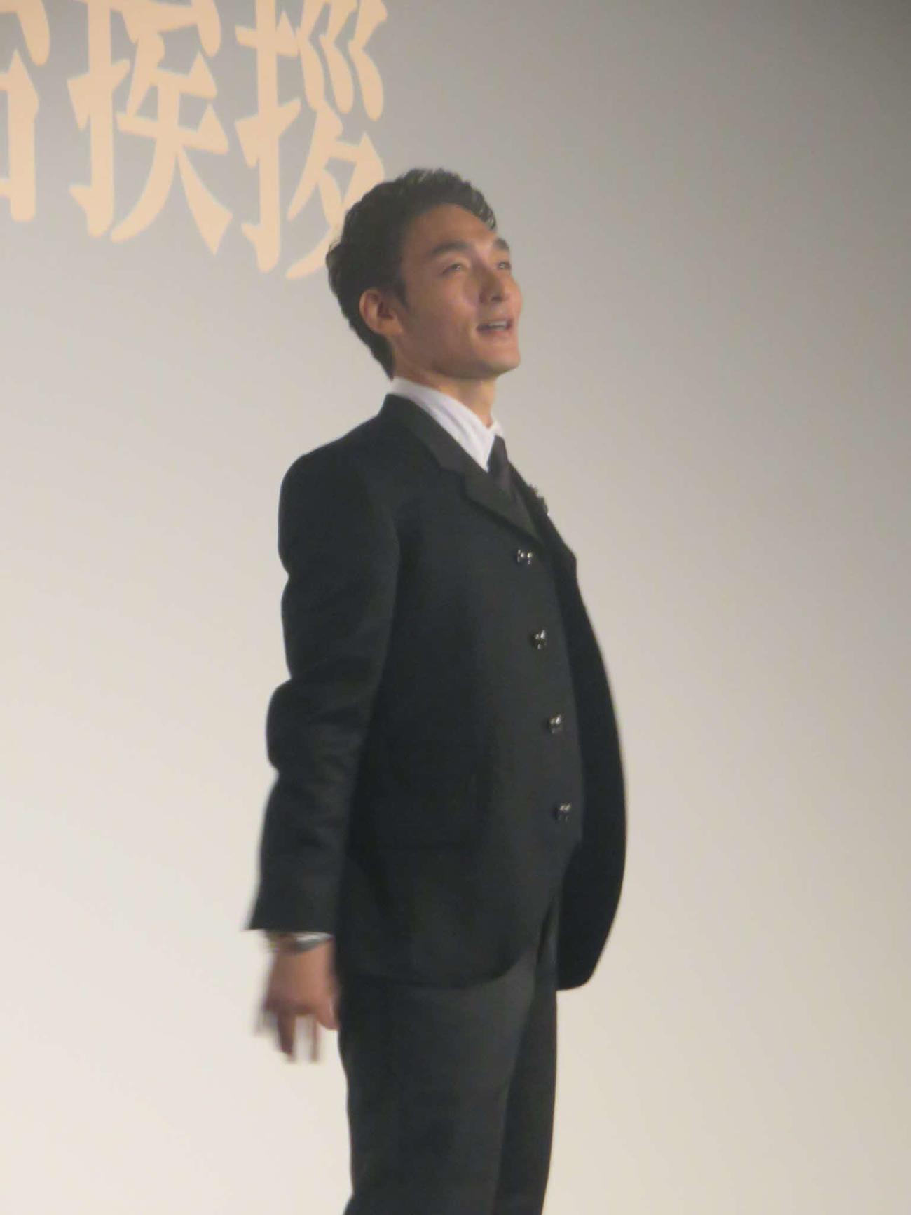 映画「ミッドナイトスワン」3周年記念舞台あいさつに登場した草なぎ剛