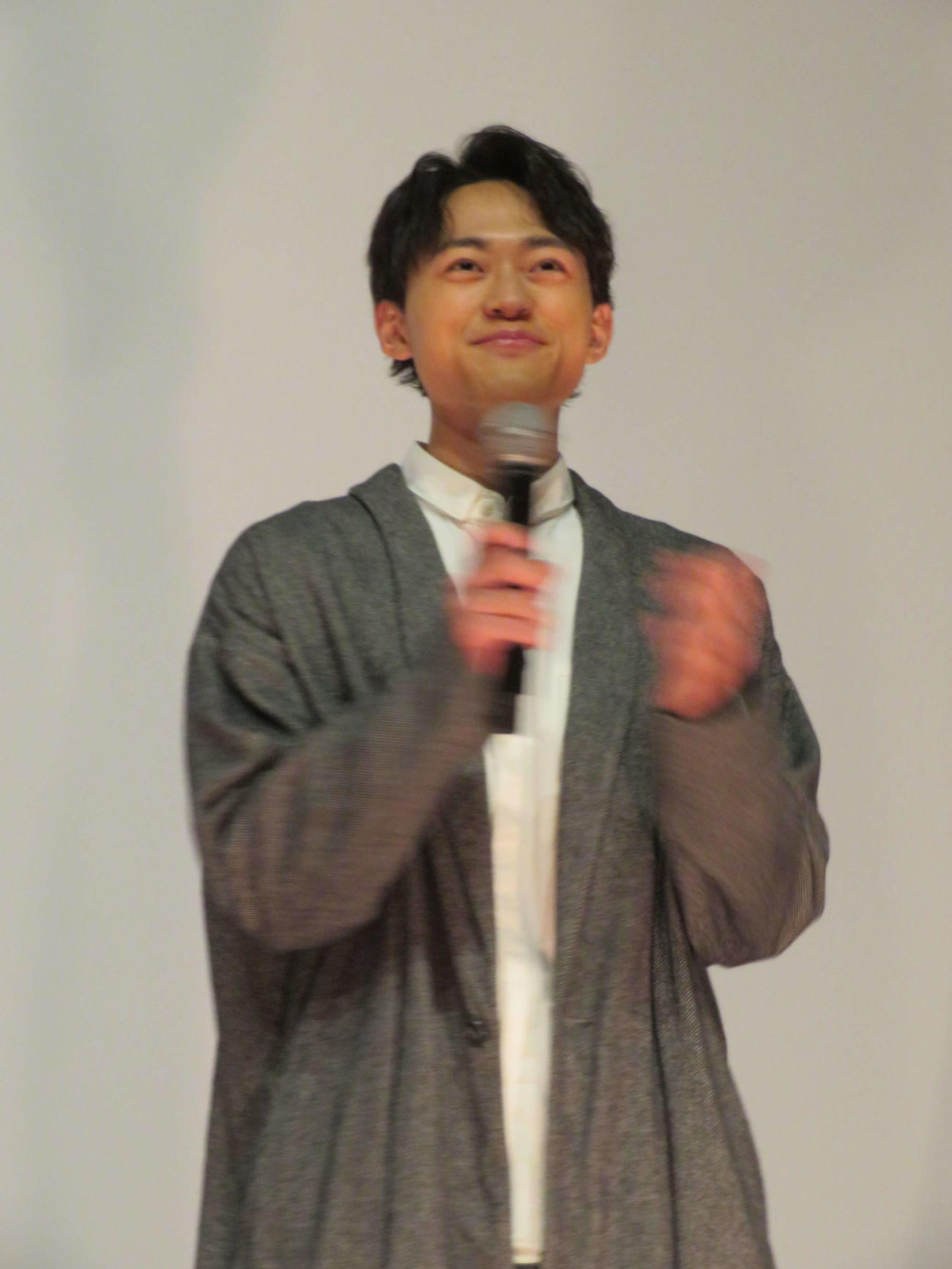 映画「うかうかと終焉」完成披露上映会に登壇した、中山翔貴（撮影・村上幸将）