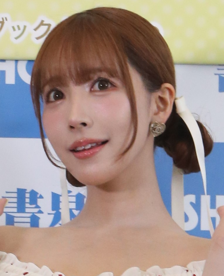 三上悠亜（2023年8月）