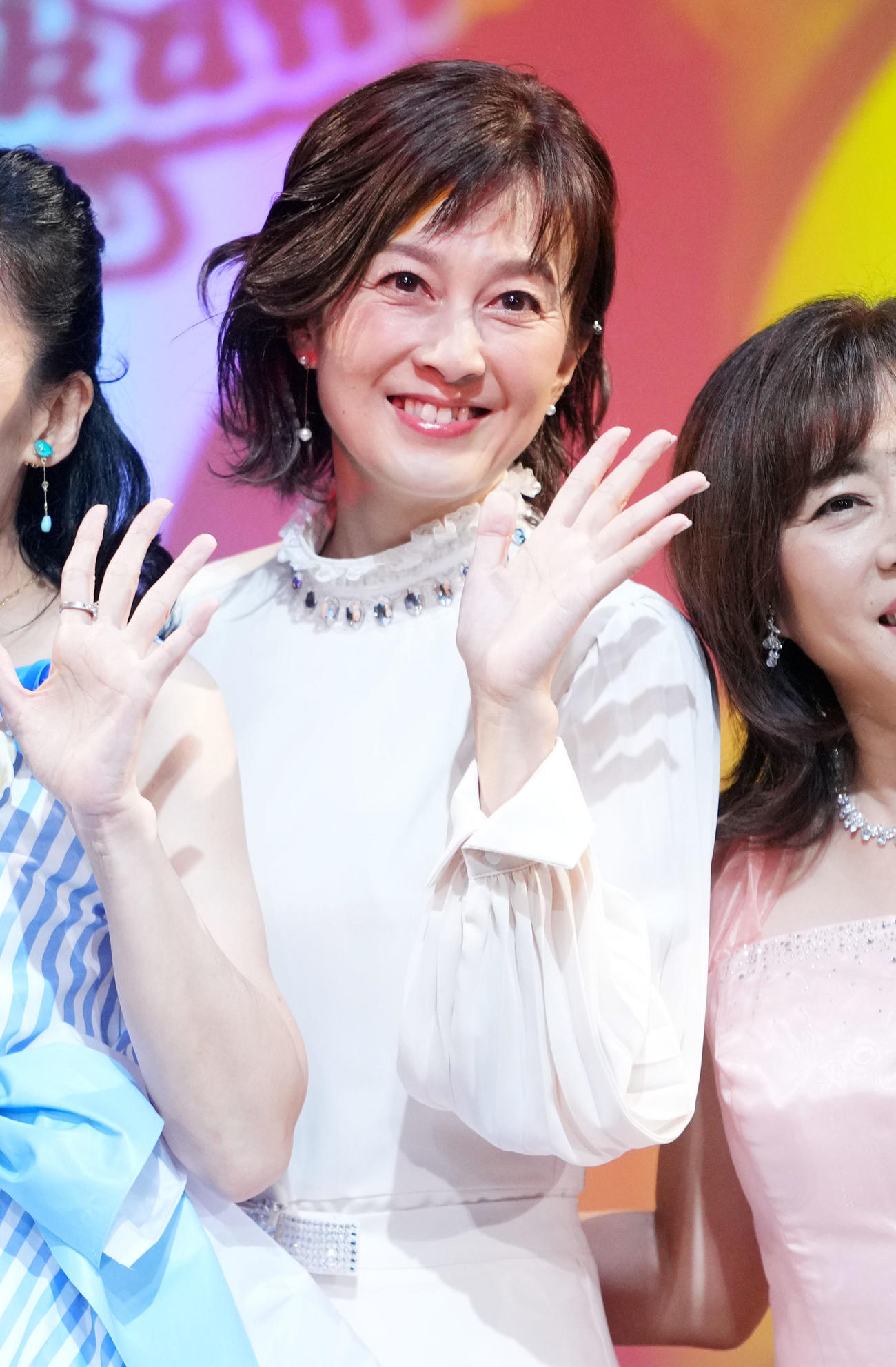 笑顔を見せるお神セブンの森尾由美（撮影・横山健太）