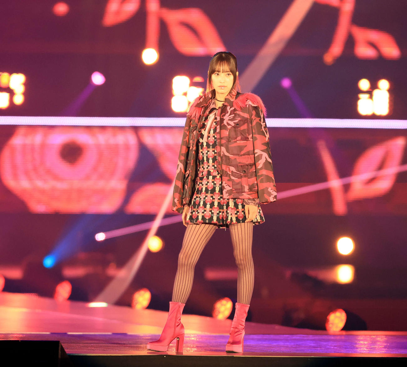 「Rakuten GirlsAward 2023 A／W」に登場した日向坂46佐々木久美（撮影・浅見桂子）