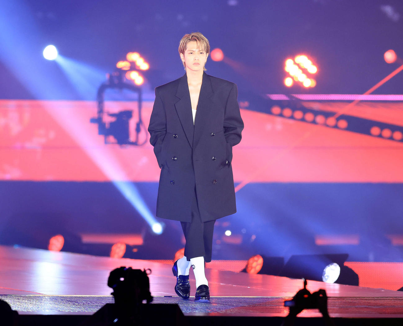 「Rakuten GirlsAward 2023 A／W」に登場した志尊淳（撮影・浅見桂子）