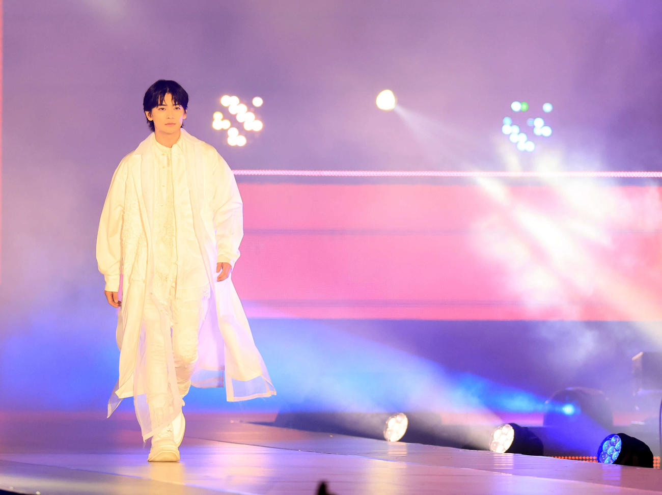 「Rakuten GirlsAward 2023 A／W」に登場した高橋文哉（撮影・浅見桂子）