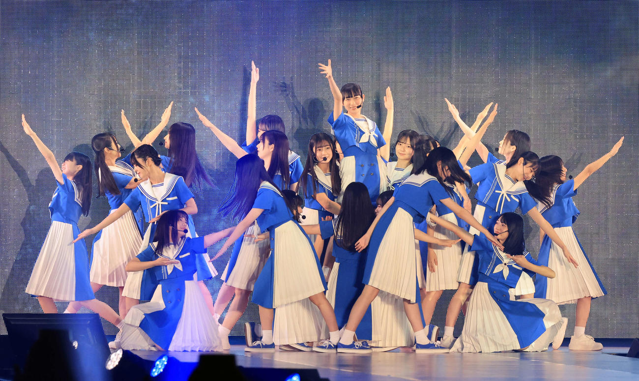 「Rakuten GirlsAward 2023 A／W」に登場した、僕が見たかった青空（撮影・浅見桂子）