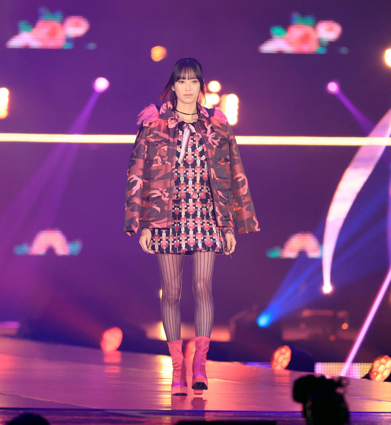 「Rakuten GirlsAward 2023 A／W」に登場した日向坂46佐々木久美（撮影・浅見桂子）
