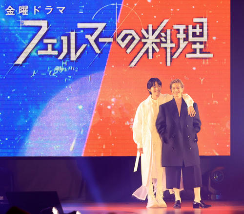 「Rakuten GirlsAward 2023 A／W」に登場した志尊淳（右）と高橋文哉（撮影・浅見桂子）