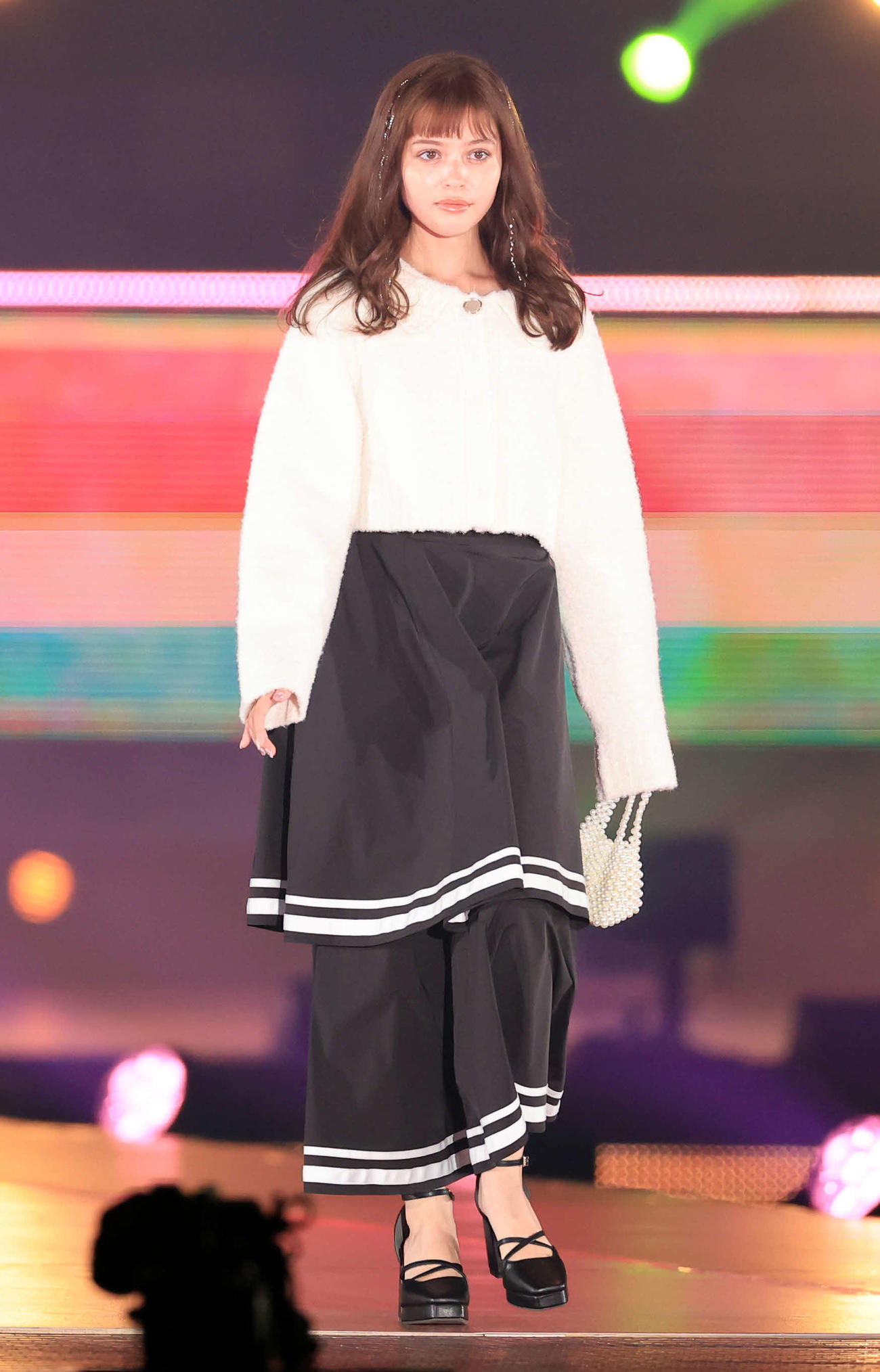 「Rakuten GirlsAward 2023 A／W」に登場した加藤ナナ（撮影・浅見桂子）