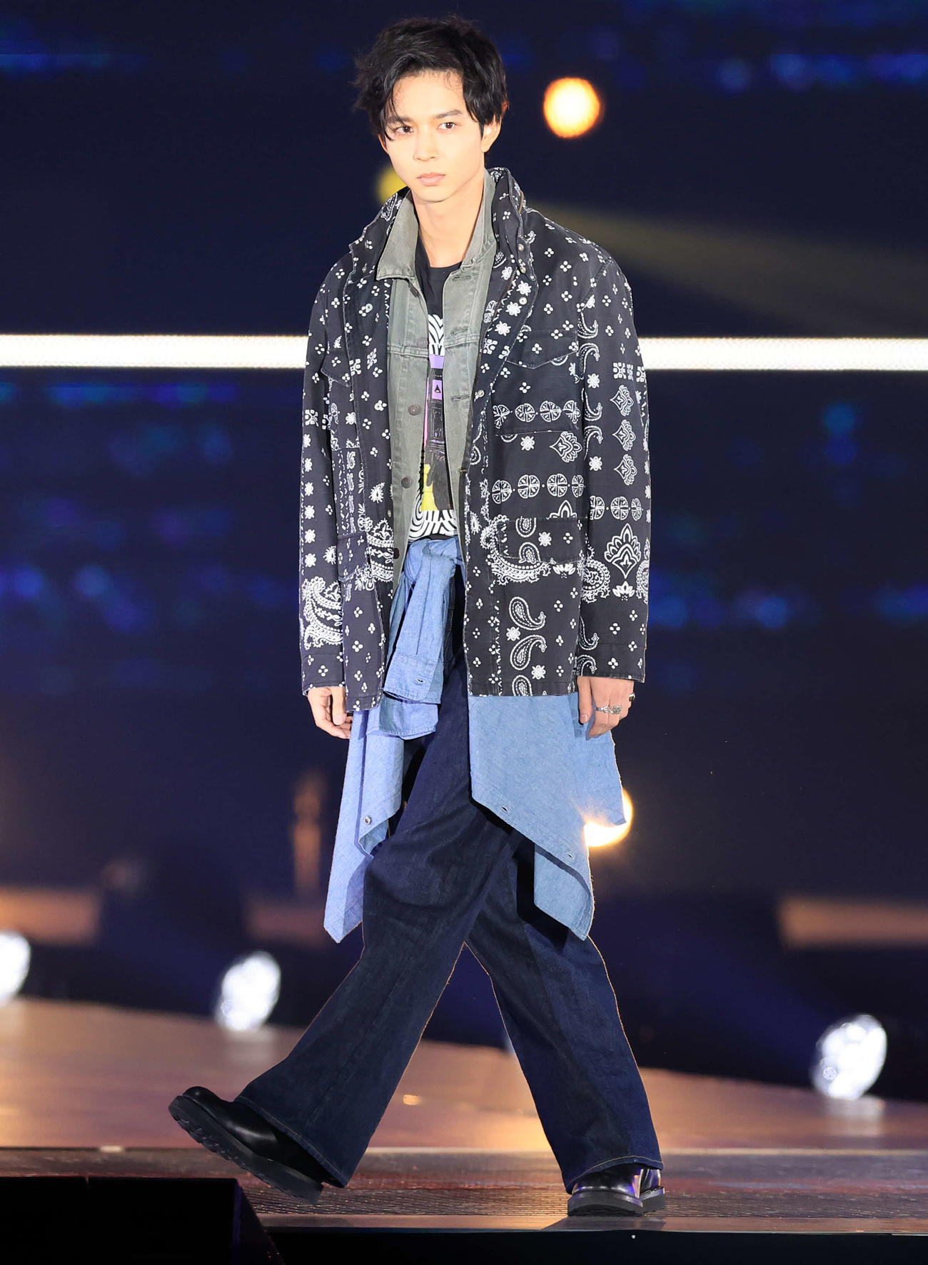 「Rakuten GirlsAward 2023 A／W」に登場した鈴木仁（撮影・浅見桂子）