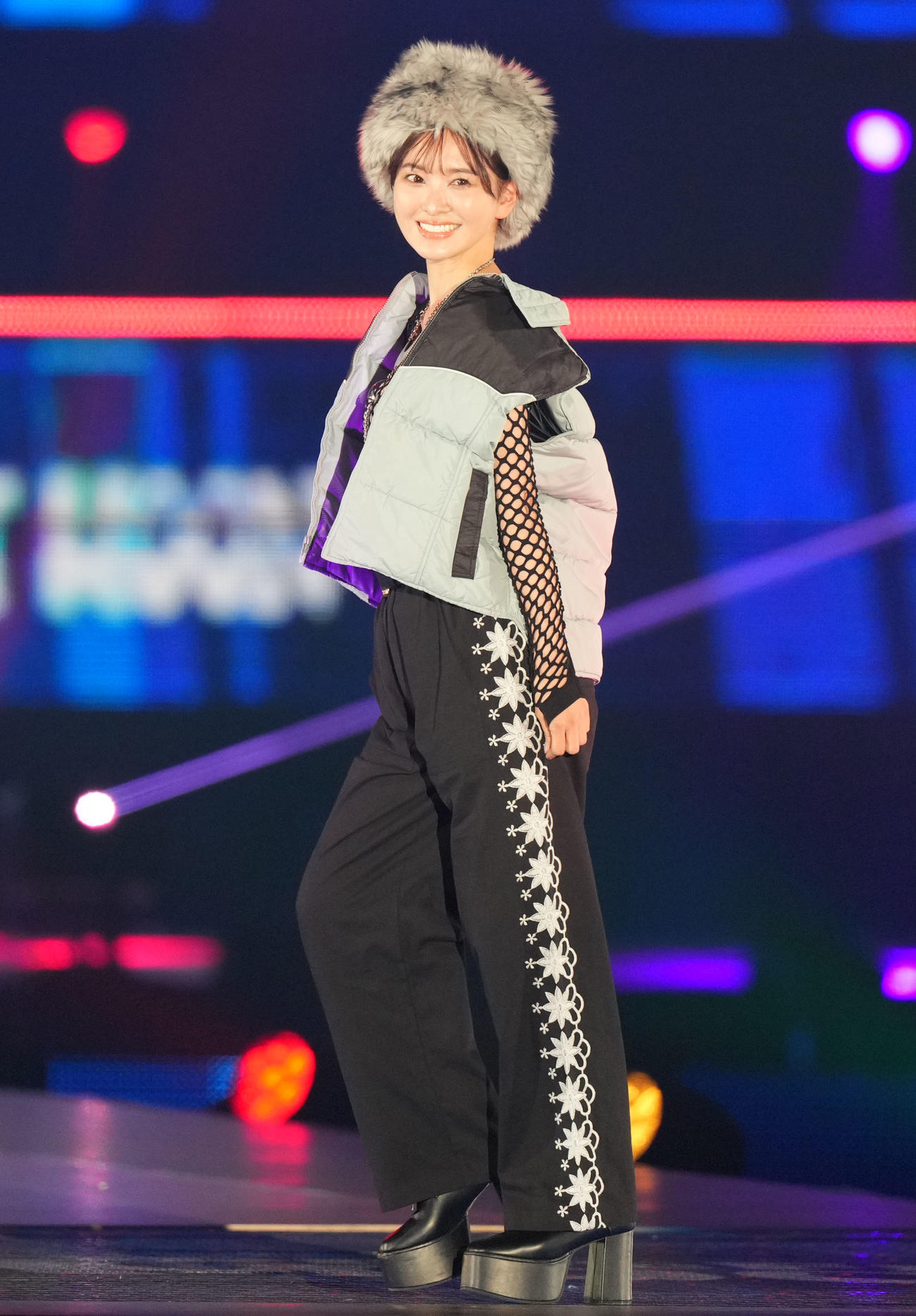 「Rakuten GirlsAward 2023 A／W」に登場した児玉遥（撮影・横山健太）