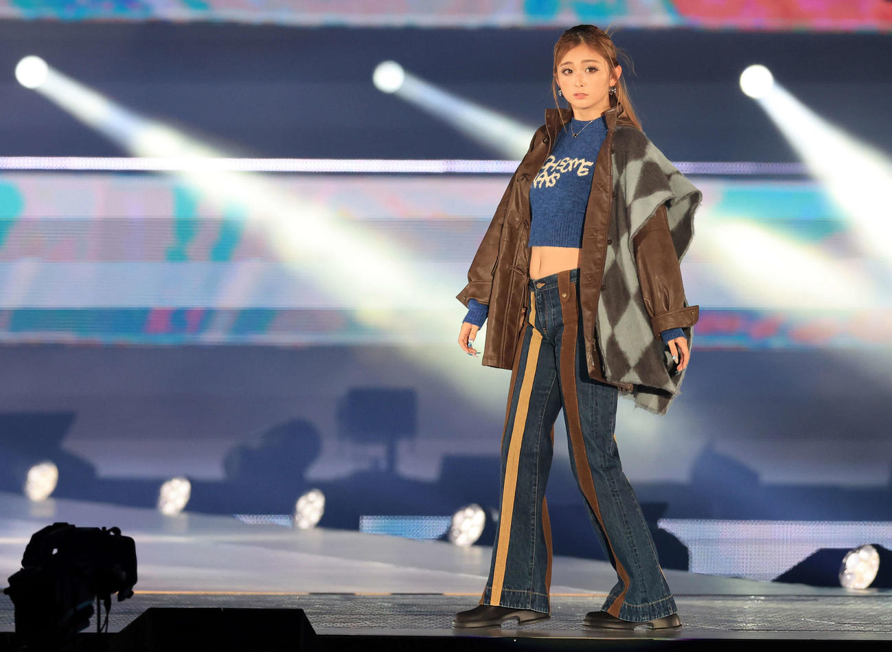「Rakuten GirlsAward 2023 A／W」に登場したゆうちゃみ（撮影・浅見桂子）