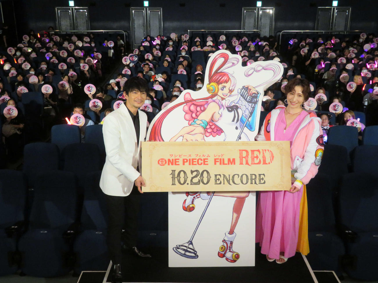 アニメ映画「ONE PIECE FILM RED」のヒロイン・ウタの誕生日を祝う「＃ウタ誕生祭　2023」に登壇した、津田健次郎と名塚佳織（撮影・村上幸将）