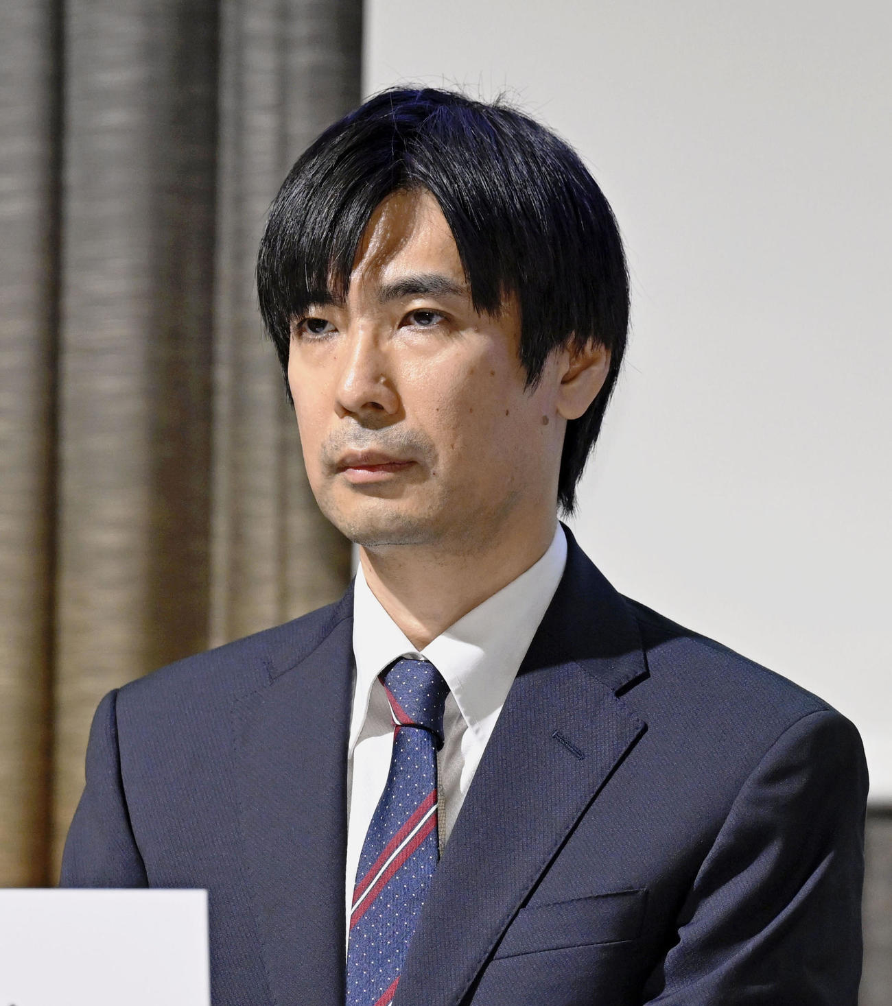 ジャニーズ事務所の記者会見に出席した山田将之弁護士＝2日午後、東京都内のホテル（共同）