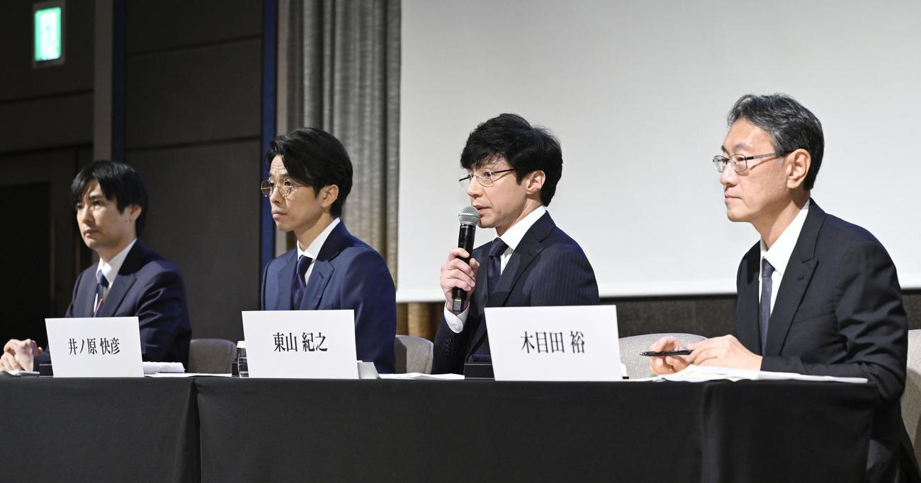 ジャニーズ事務所の性加害問題で、記者会見する（左から）山田将之弁護士、井ノ原快彦氏、東山紀之社長ら＝2日午後、東京都内のホテル（共同）