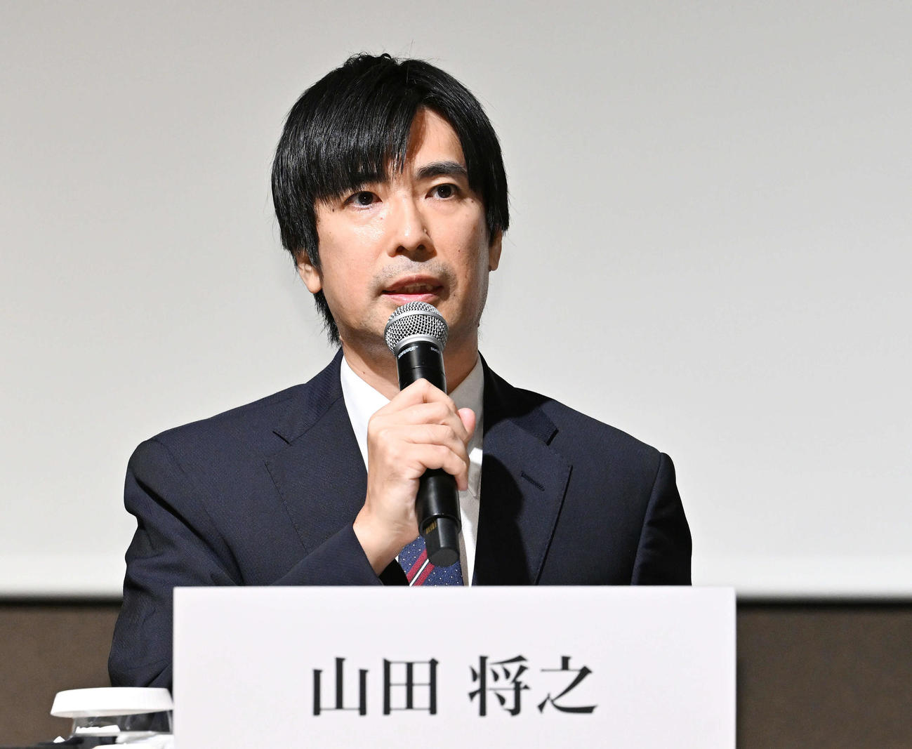 会見する山田将之氏（撮影・滝沢徹郎）