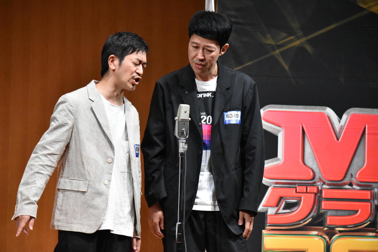 「サブマごり押し」のコンビ名で「M－1グランプリ」予選1回戦に出場したムーディ勝山（左）と小籔豊和