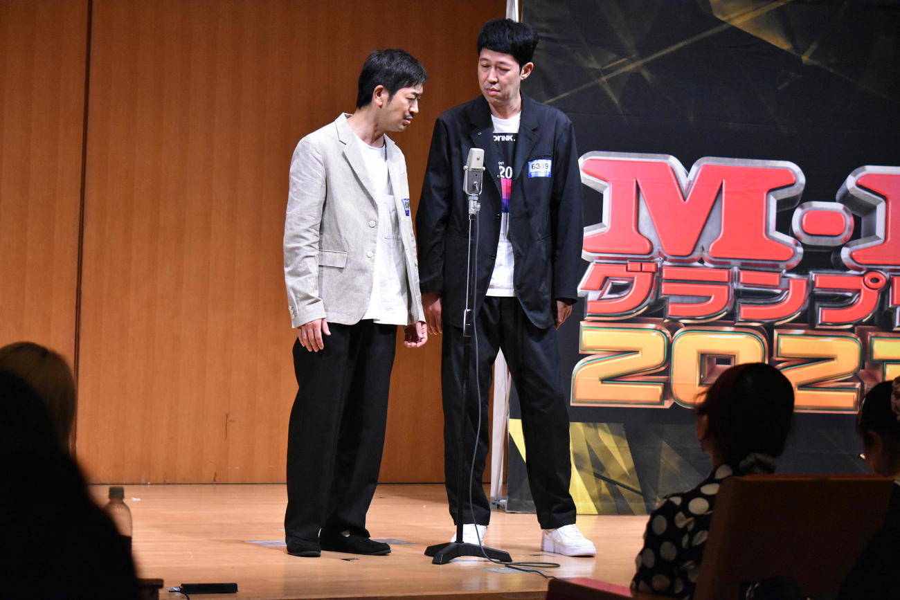 「サブマごり押し」のコンビ名で「M－1グランプリ」予選1回戦に出場したムーディ勝山（左）と小籔豊和