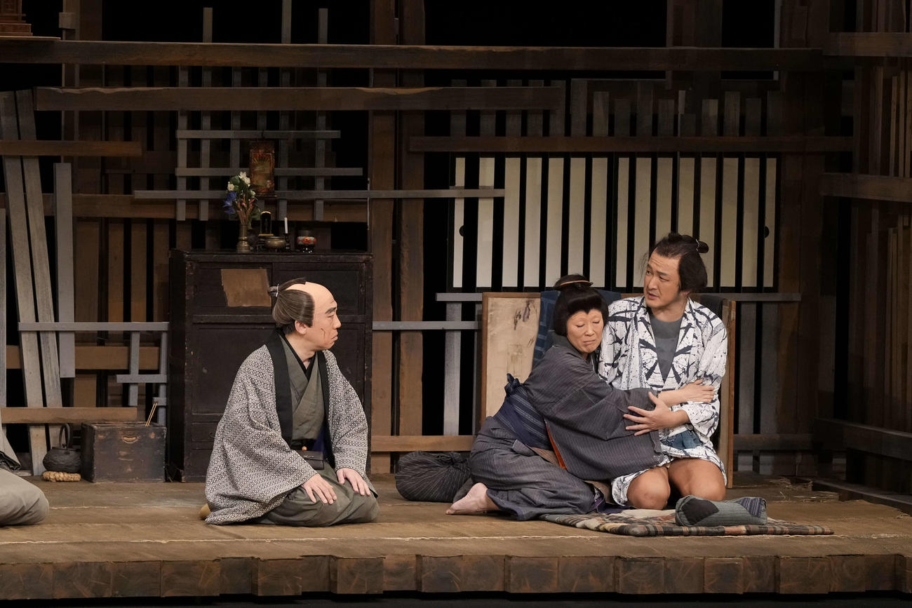 「文七元結物語」に出演する、左から片岡亀蔵、寺島しのぶ、中村獅童（C）松竹